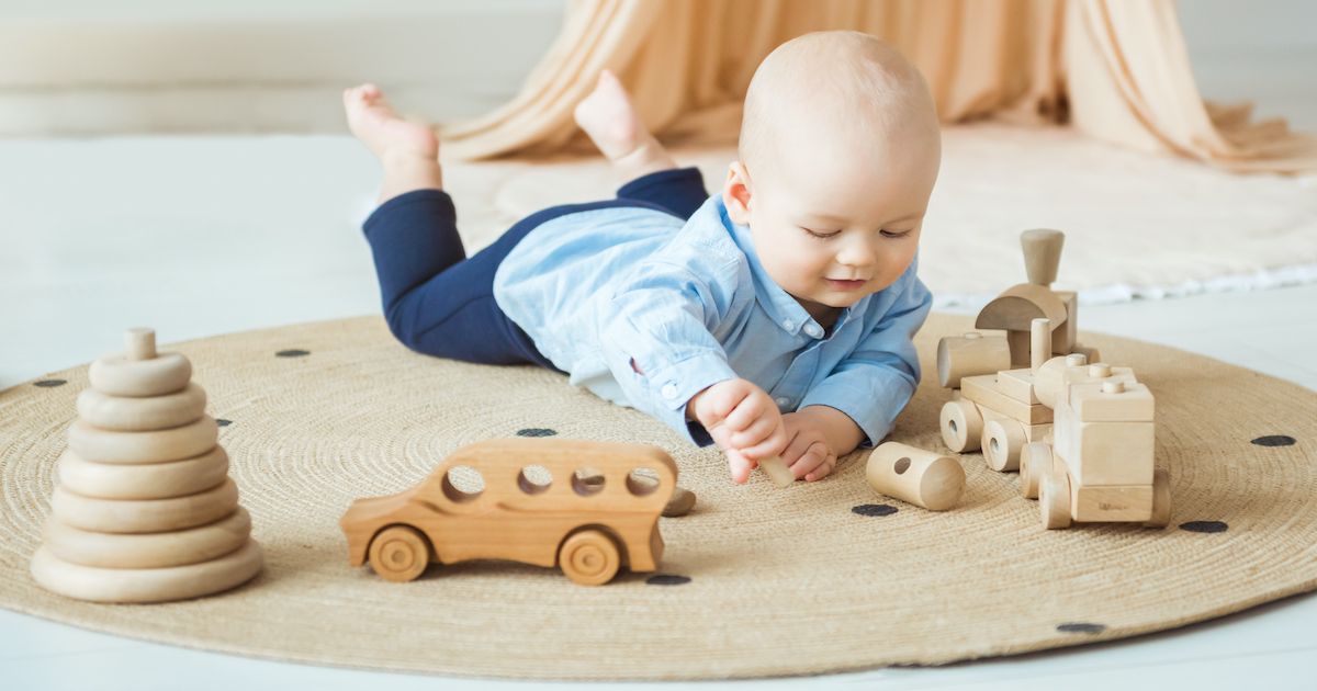 Quels jouets d'éveil écoresponsables choisir pour un bébé ?