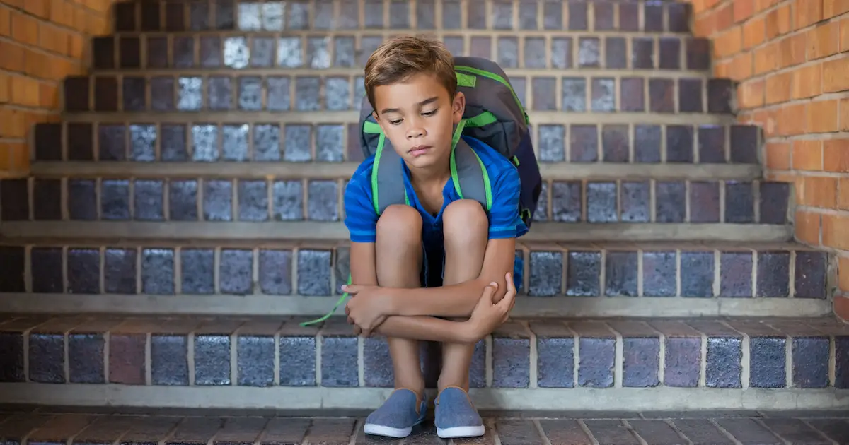 Phobie scolaire : quels sont les symptômes et comment aider son enfant ?