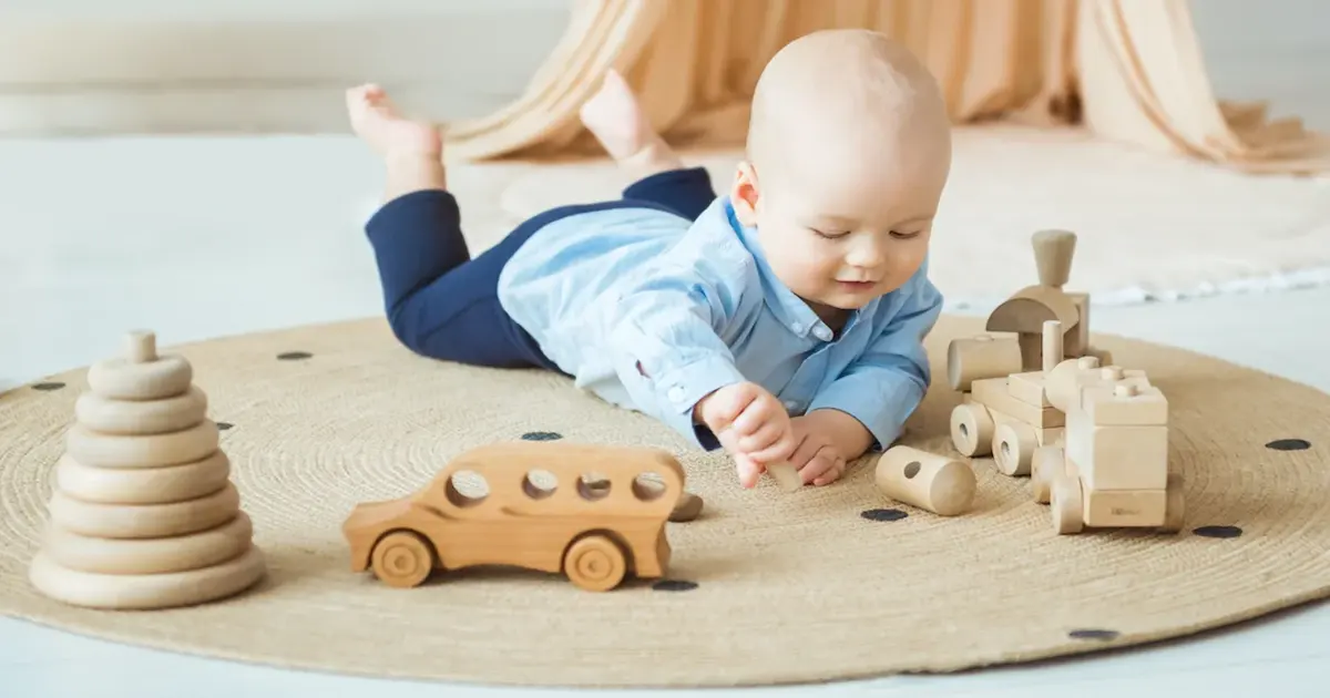 Quels jouets d'éveil écoresponsables choisir pour un bébé ?