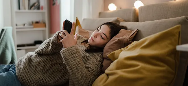 jeune fille cyberharcelée